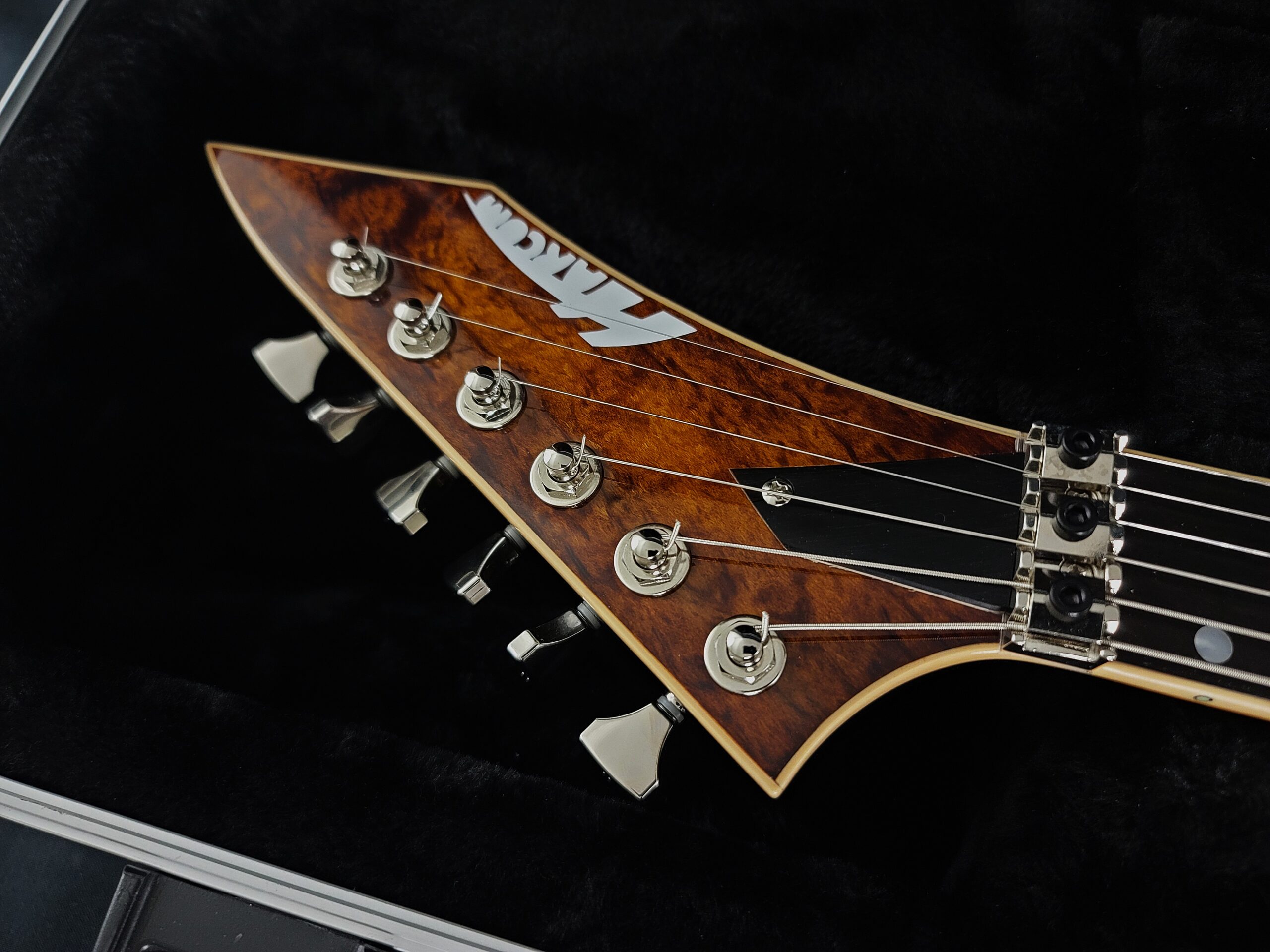 Pyramid Guitars Co., Harcom Guitars Dealer