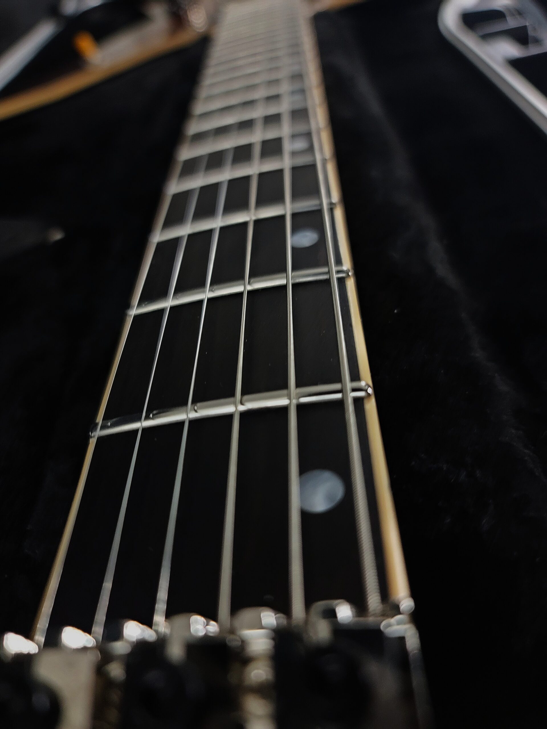 Pyramid Guitars Co., Harcom Guitars Dealer